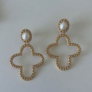 Julie Vos Siena Statement Earring with Pearl